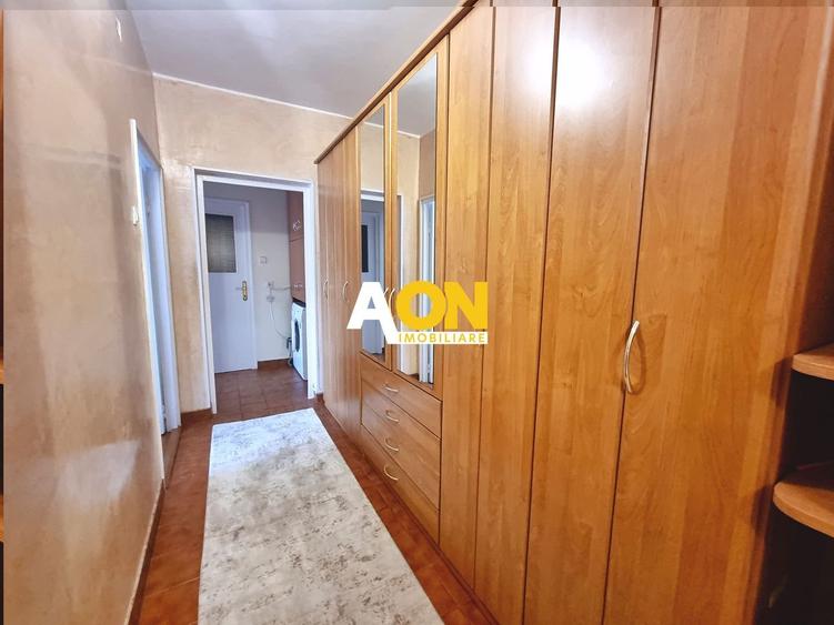 Apartament cu 3 camere decomandat, mobilat în Cetate