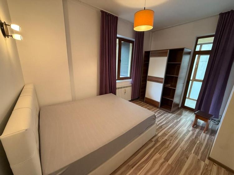 Apartament cu 3 camere semidecomandat, mobilat în Lujerului