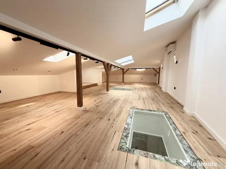 Casă cu 7 camere cu Teren 248 Mp în Romană