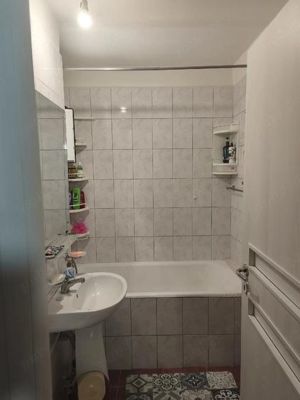 Apartament cu 3 camere decomandat în Pantelimon