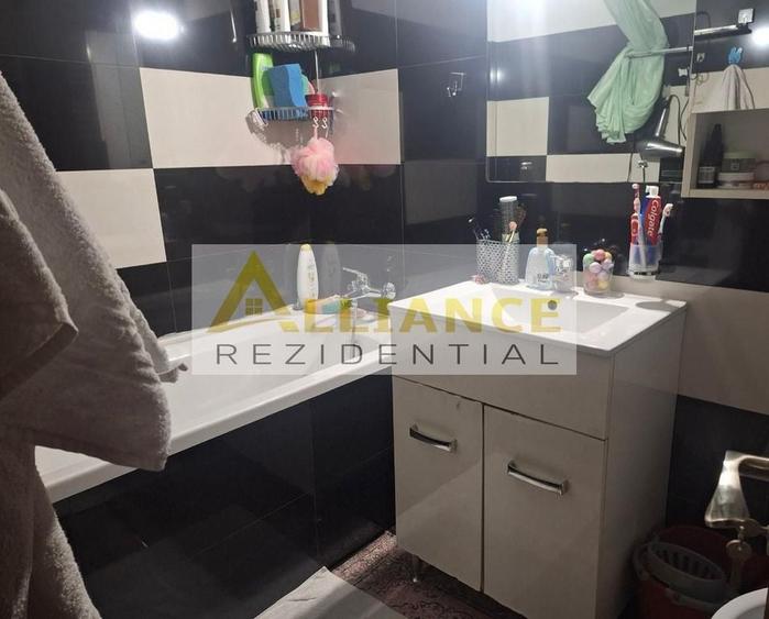 Apartament cu 2 camere decomandat în Central — fotografia 1