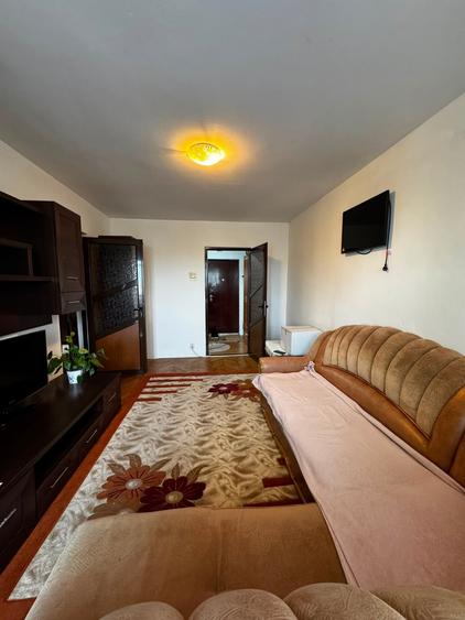 Apartament cu 2 camere decomandat în Podu Roș