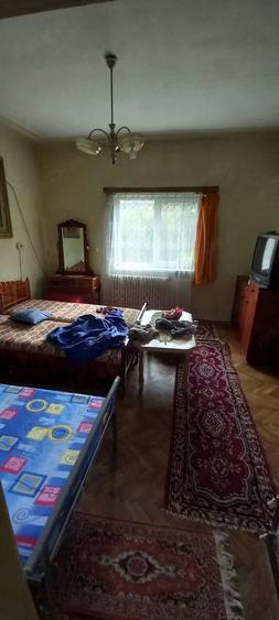 Casă cu 3 camere cu Teren 2588 Mp în Central