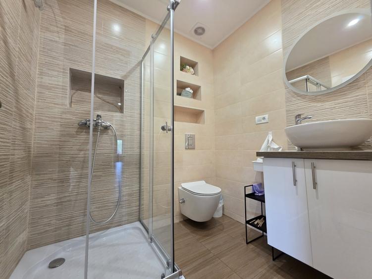 Duplex cu 4 camere cu Canalizare în Stupini