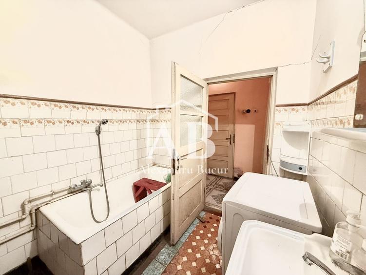 Casă individuală cu 4 camere cu Canalizare în Central