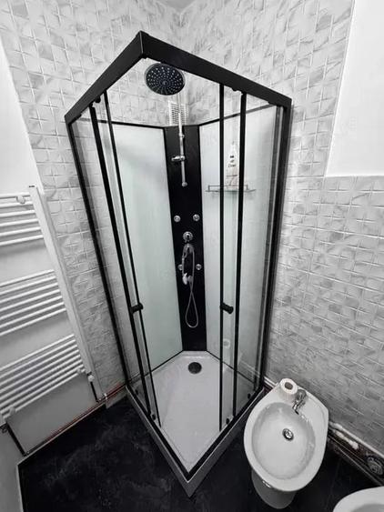 Apartament cu 2 camere decomandat în Petrila