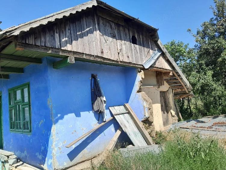 Casă cu Teren 1800 Mp în Belcești