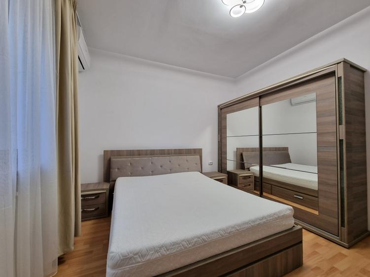 Apartament cu 2 camere semidecomandat în P-ța Universității