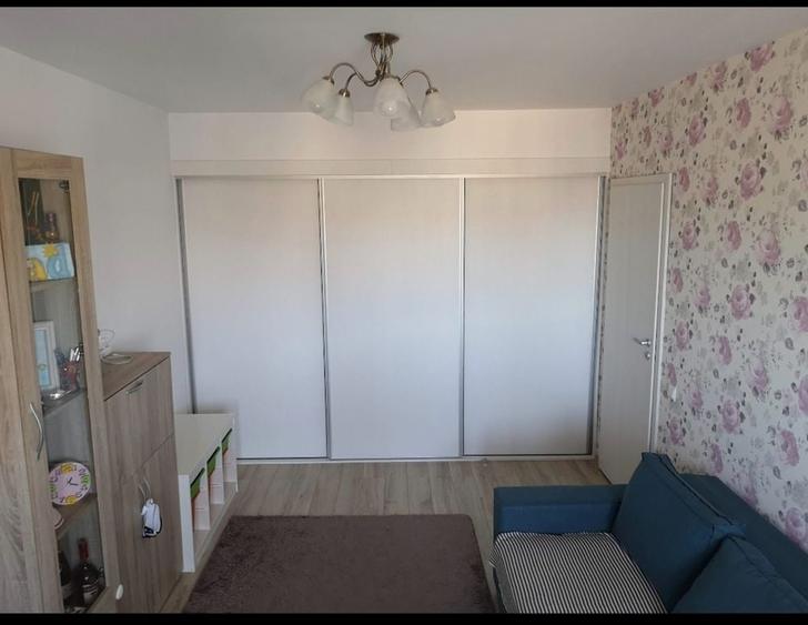 Apartament cu 2 camere decomandat în Apărătorii Patriei