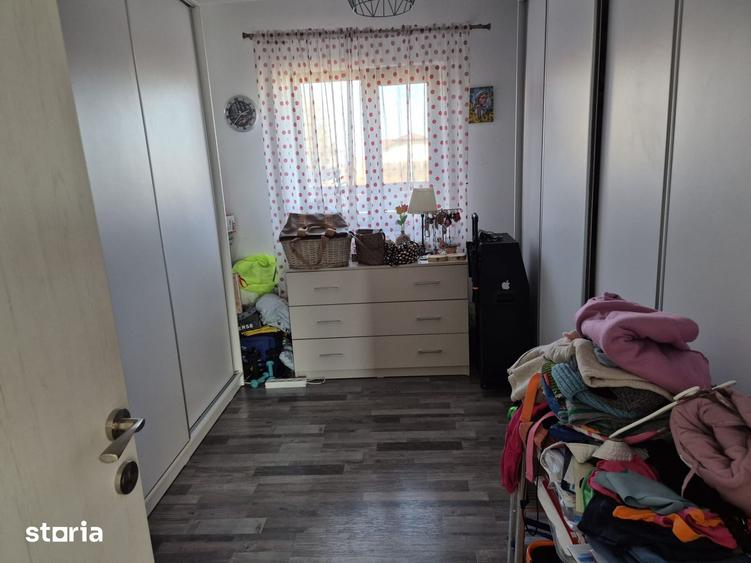 Casă cu 4 camere cu Teren 300 Mp în Crevedia