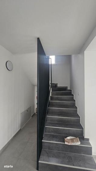 Casă cu 4 camere în Corbeanca