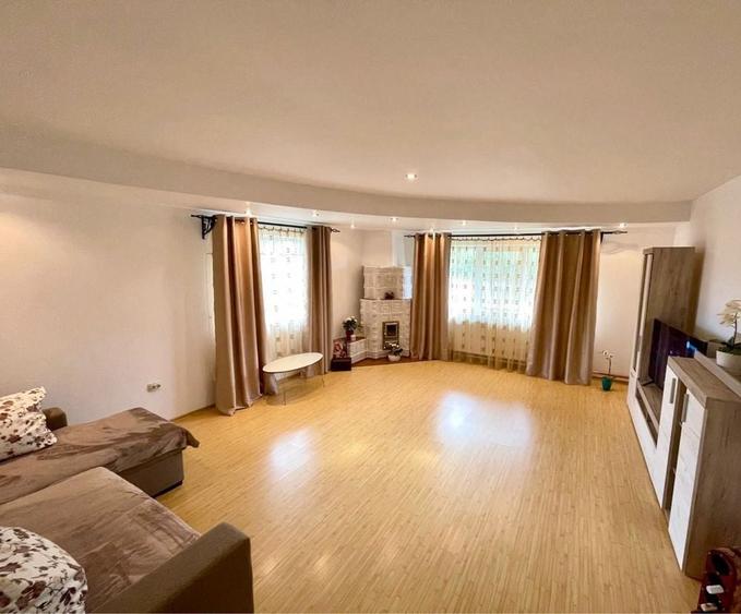 Casă cu 4 camere în Războieni