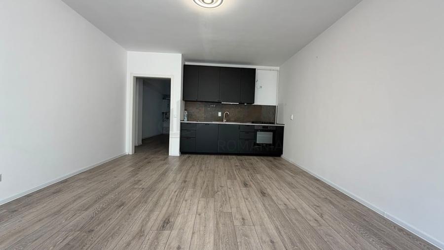 Apartament cu 4 camere semidecomandat în Iancului