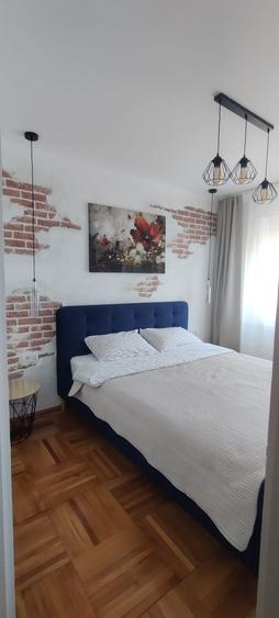 Apartament cu 2 camere decomandat în Romanilor
