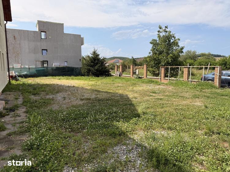 Casă cu 7 camere cu Teren 1000 Mp în Cristian