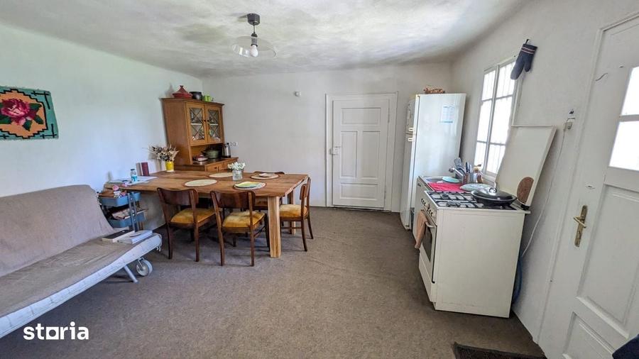 Casă cu 3 camere cu Teren 2987 Mp în Central