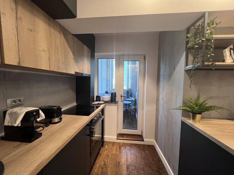 Apartament cu 2 camere decomandat, mobilat în Splaiul Unirii