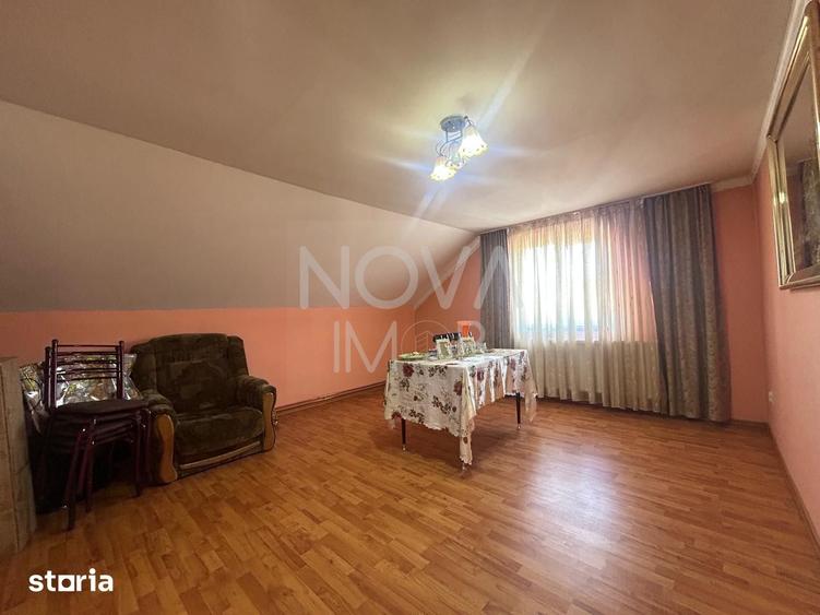 Casă cu 5 camere cu Teren 845 Mp în Roșia