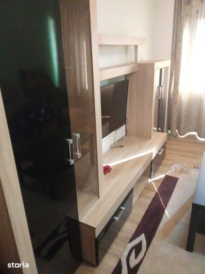 Garsonieră decomandată în Tei
