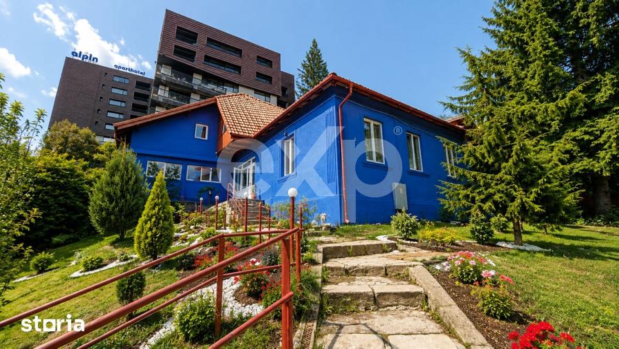 Casă cu 9 camere cu Teren 1766 Mp în Central