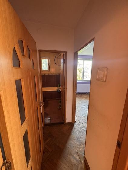 Apartament cu 3 camere semidecomandat în George Enescu