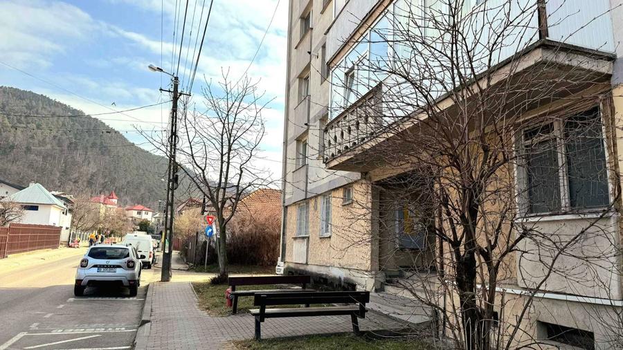 Apartament cu 2 camere decomandat în Precista