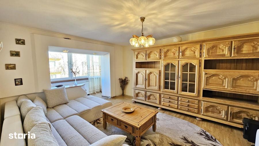 Apartament cu 3 camere în Zorilor