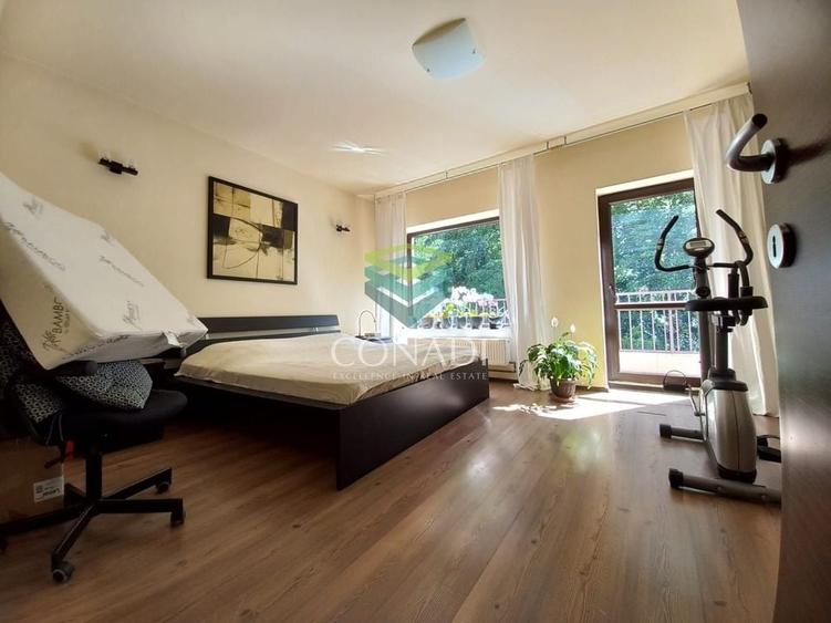 Casă individuală cu 5 camere cu Teren 370 Mp în Băneasa