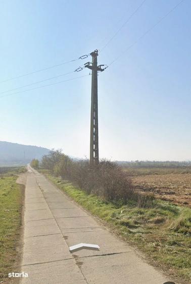 Teren de 8600 mp, în Central