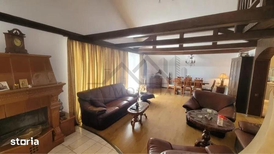 Casă cu 8 camere cu Teren 481 Mp în Sărărie