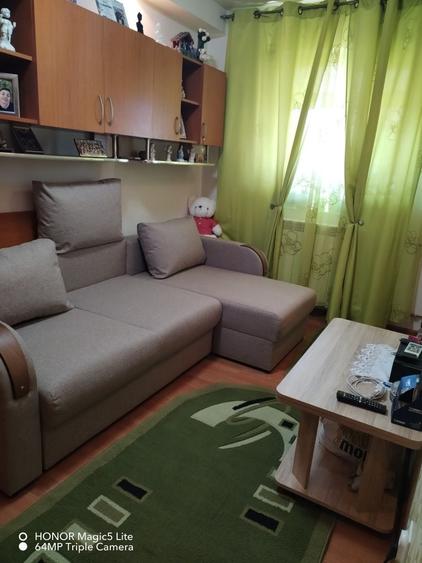 Apartament cu 2 camere decomandat în Cet