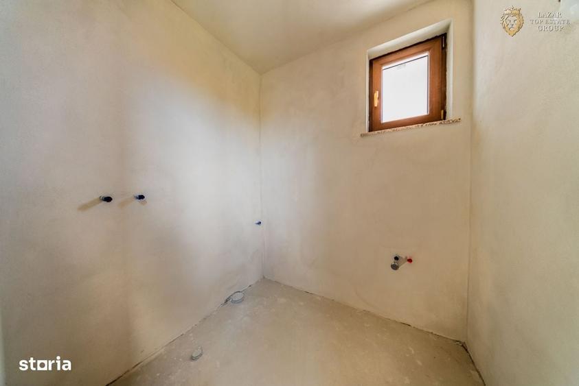 Casă cu 3 camere cu Teren 300 Mp în Livada