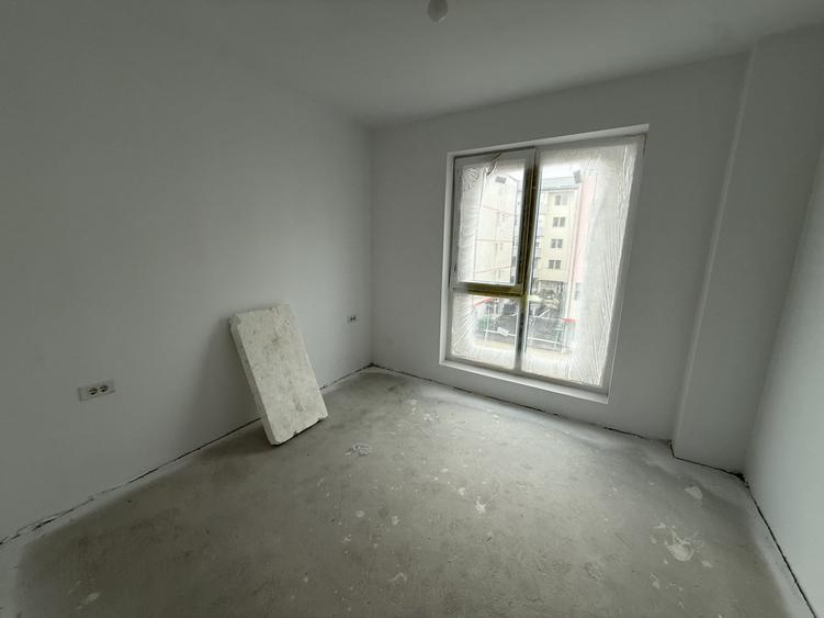 Apartament cu 4 camere decomandat în Theodor Pallady