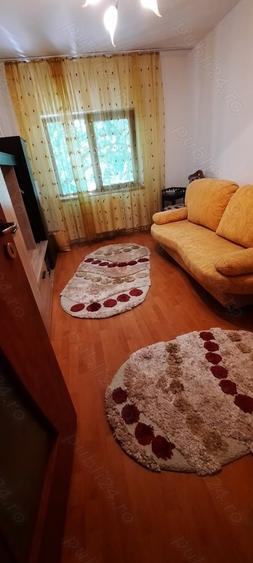 Apartament cu 3 camere în Corabia