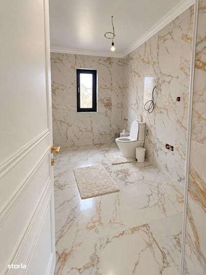 Casă cu 4 camere în Central