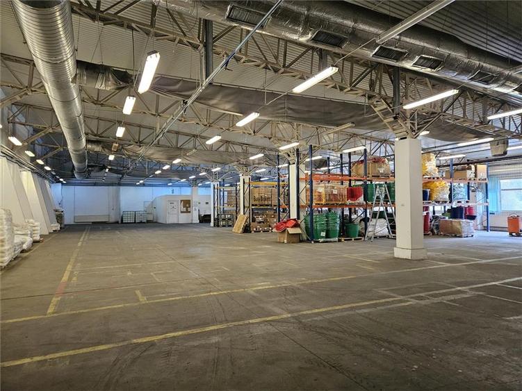 Spațiu industrial, de 1,200 mp, în Periferie