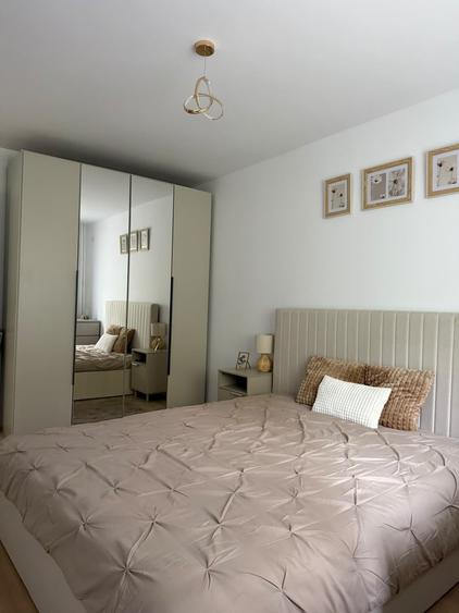 Apartament cu 3 camere, mobilat în Titan