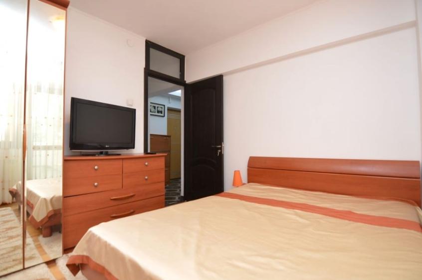 Apartament cu 2 camere decomandat, mobilat în Decebal