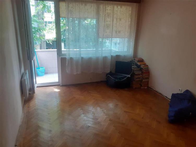Apartament cu 3 camere semidecomandat în Apollo
