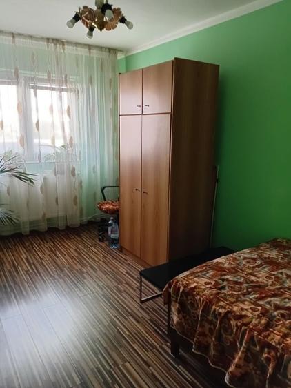 Apartament cu 4 camere decomandat, mobilat în Central