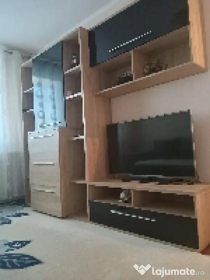 Apartament cu 3 camere nedecomandat în Titan