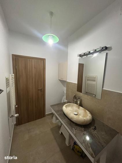 Apartament cu 3 camere decomandat, mobilat în Titan