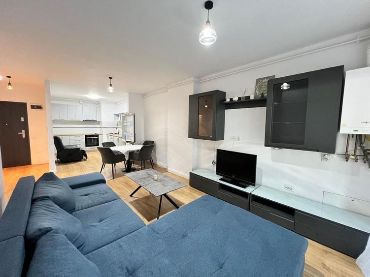 Apartament cu 2 camere semidecomandat, mobilat în Sopor