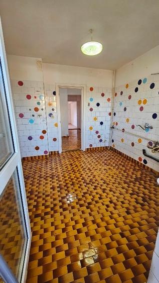 Apartament cu 4 camere decomandat în 13 Septembrie
