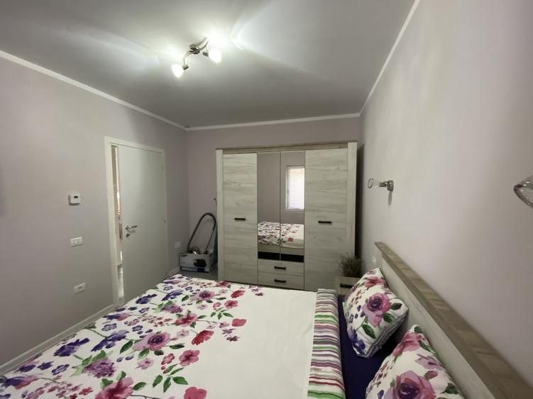 Apartament cu 3 camere decomandat, mobilat în Dumbrăvița