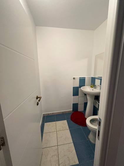 Apartament cu 3 camere decomandat, mobilat în Lujerului