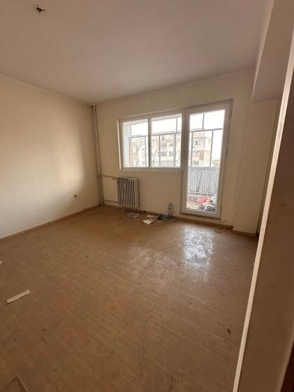 Apartament cu 2 camere decomandat în Micro 20