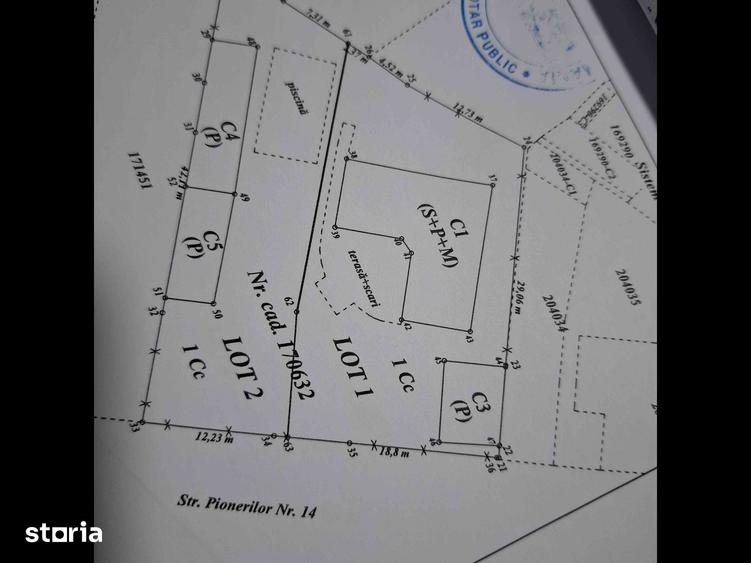 Casă cu 9 camere cu Teren 619 Mp în Iosia