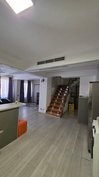 Duplex cu 2 camere cu Canalizare în Vitan Mall