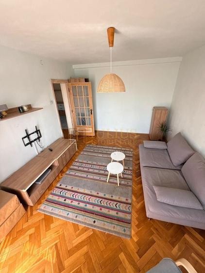 Apartament cu 3 camere decomandat, mobilat în Circumvalațiunii